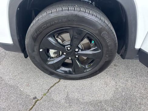 Used 2023 Jeep Cherokee Altitude Lux image 16