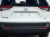 Used 2022 Toyota RAV4 LE image 5