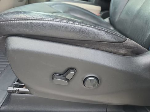 Used 2021 Chrysler Pacifica Touring-L FWD image 30