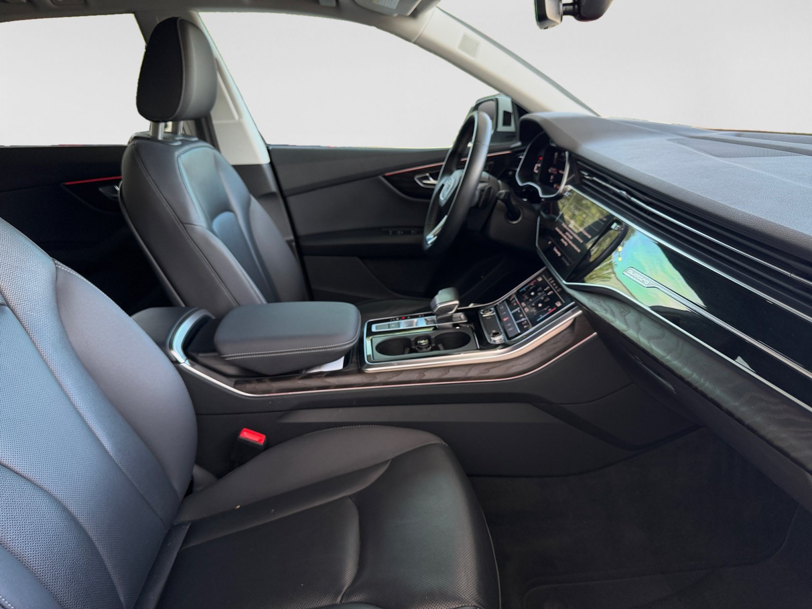 Used 2022 Audi Q8 Premium Plus AWD/4WD image 16