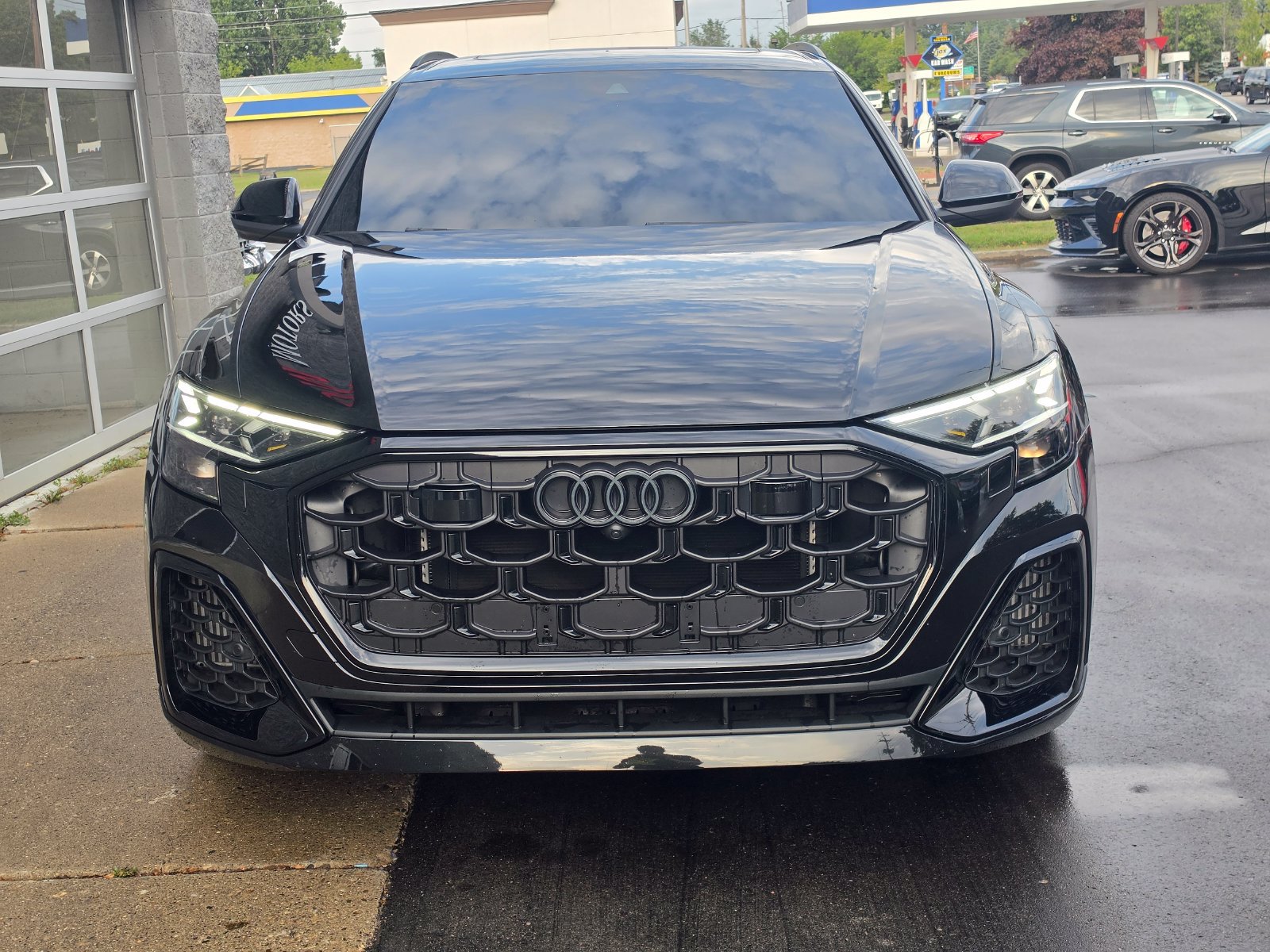 Used 2024 Audi SQ8 Prestige AWD/4WD image 2