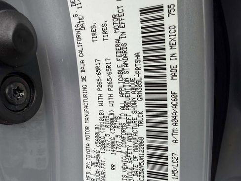 Used 2018 Toyota Tacoma TRD Sport AWD/4WD image 23