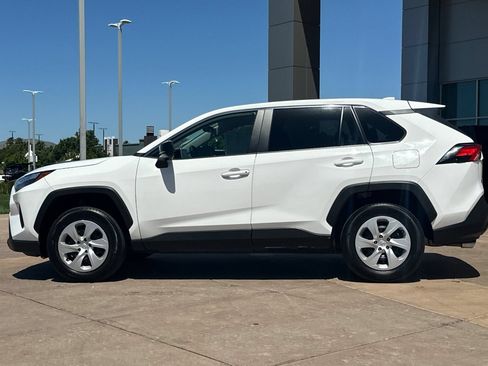 Used 2025 Toyota RAV4 LE AWD/4WD image 7