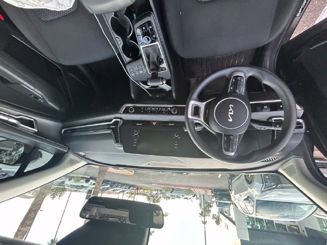Used 2023 Kia Sportage LX AWD/4WD image 6