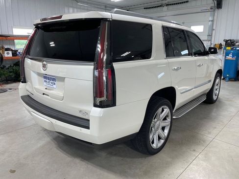Used 2015 Cadillac Escalade Luxury AWD/4WD image 7