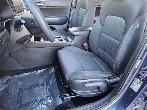 Used 2022 Kia Sportage LX image 15