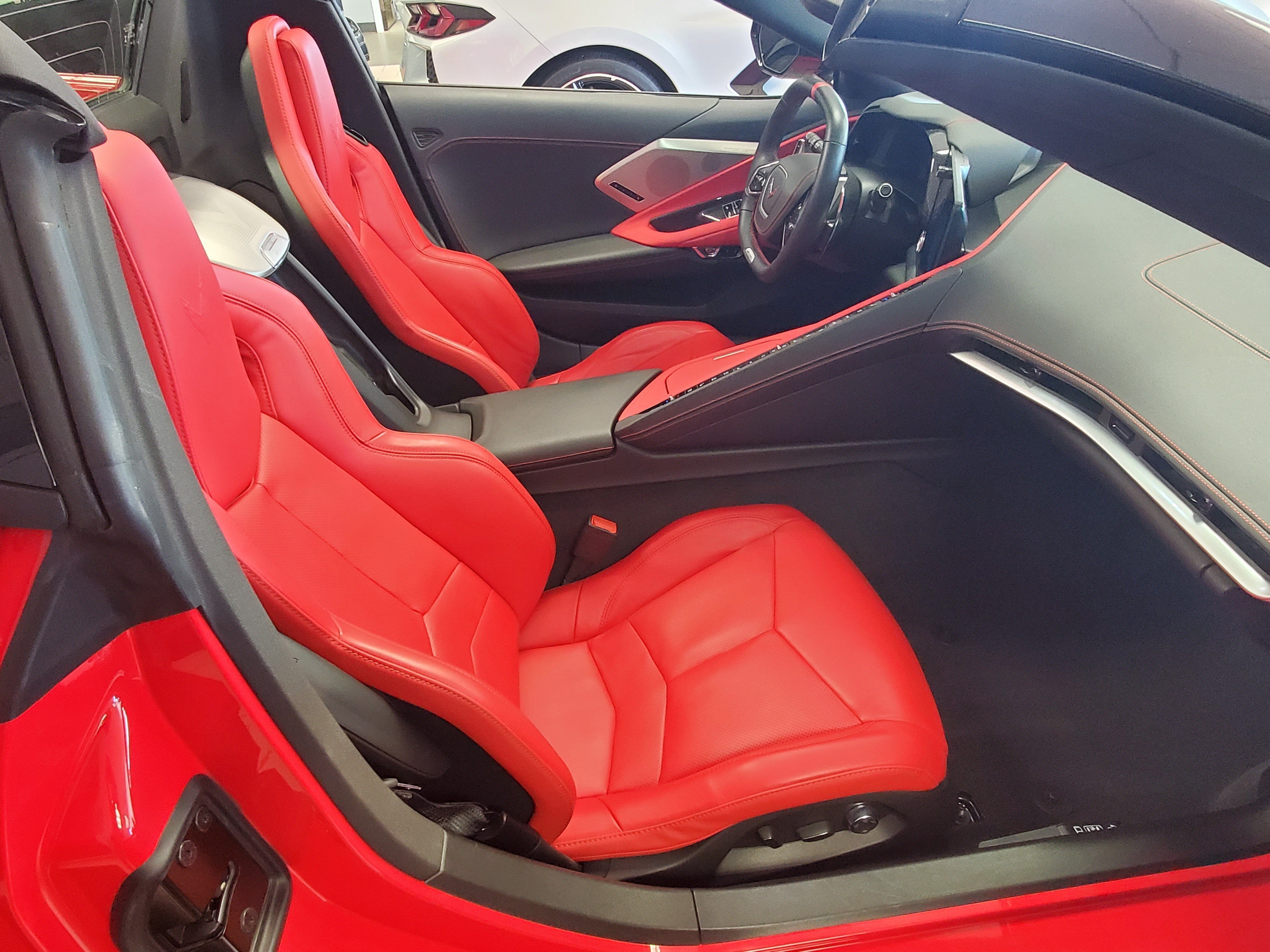 Used 2025 Chevrolet Corvette Z06 RWD image 8