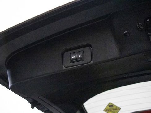 Used 2024 Nissan Rogue SV w/ SV Premium Package image 20