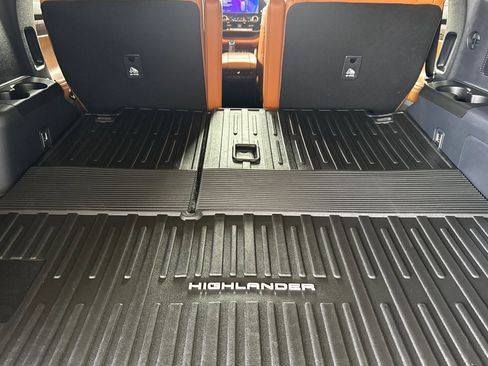 New 2026 Toyota Highlander Platinum AWD/4WD image 28
