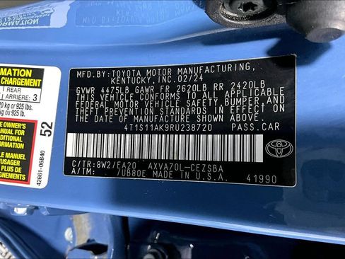Used 2024 Toyota Camry SE w/ Cold Weather Package FWD image 31