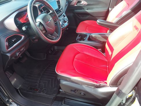 Used 2020 Chrysler Pacifica Limited w/ Quick Oder Package 2EV RED-S image 14