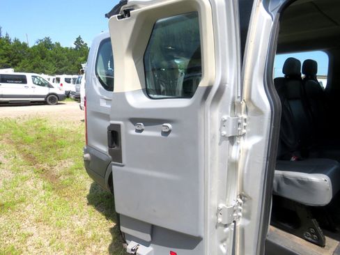 Used 2016 Ford Transit 350 XL image 18