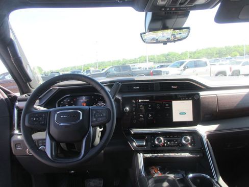 New 2026 GMC Sierra 2500 Denali Ultimate AWD/4WD image 18