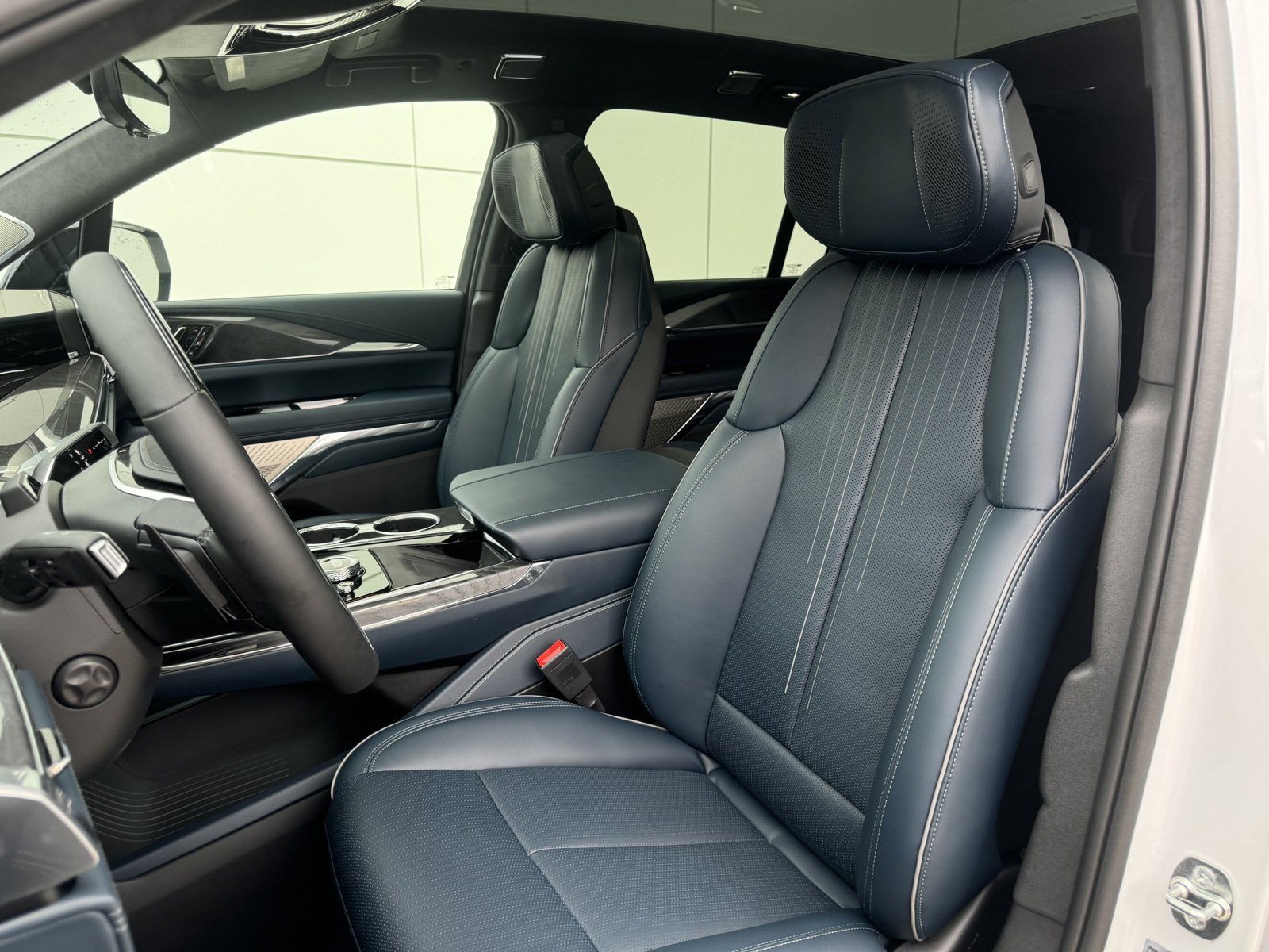 New 2025 Cadillac Escalade IQ Sport 2 AWD/4WD image 10