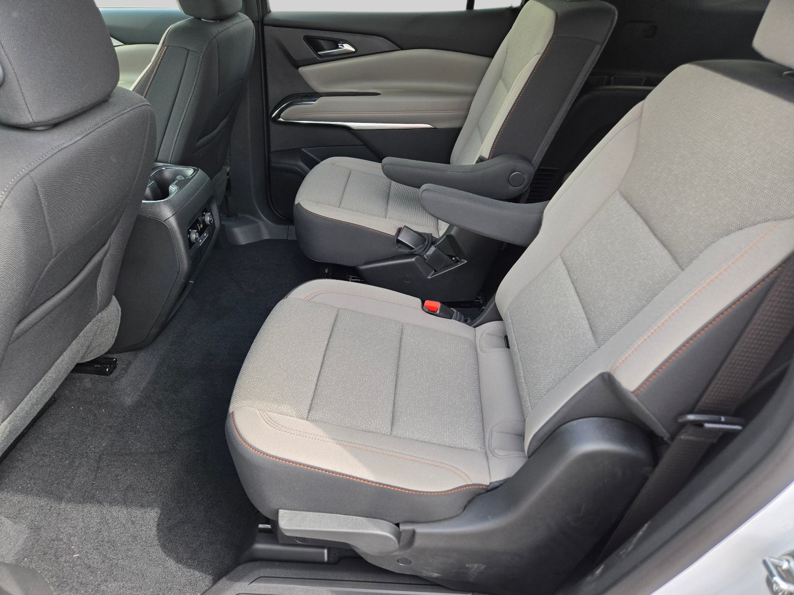 Used 2026 Chevrolet Traverse LT FWD image 17