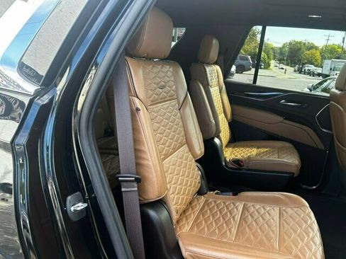 Used 2021 Cadillac Escalade Premium Luxury w/ Driver Assist Tech Package image 19