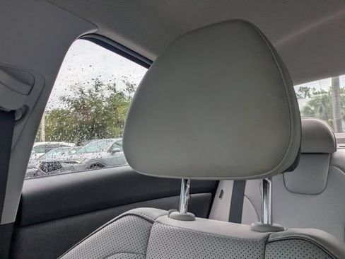 Used 2024 Hyundai Elantra Limited FWD image 34