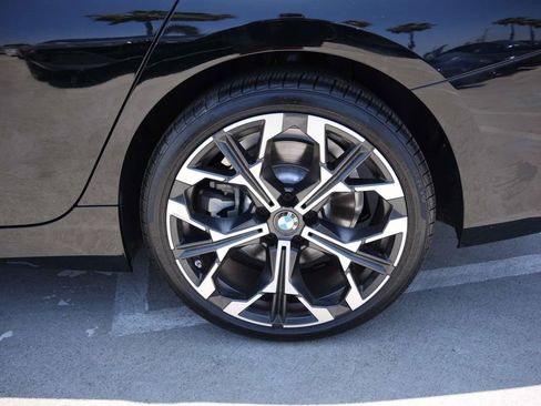 Used 2025 BMW 330i Sedan w/ Convenience Package RWD image 6