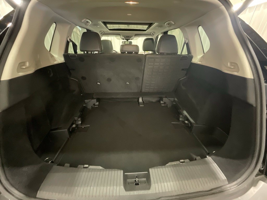 Used 2023 Nissan Rogue SL w/ SL Premium Package FWD image 24