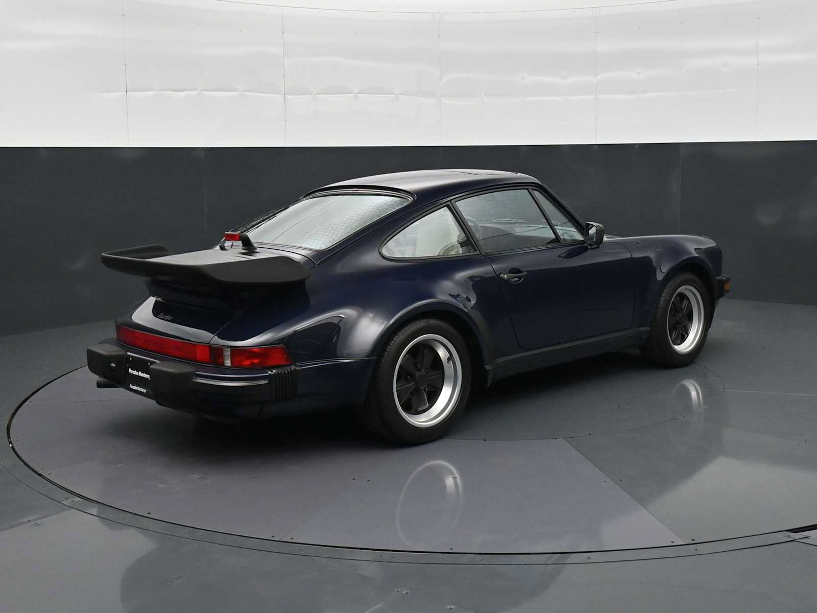 Used 1987 Porsche 911 Carrera RWD image 24