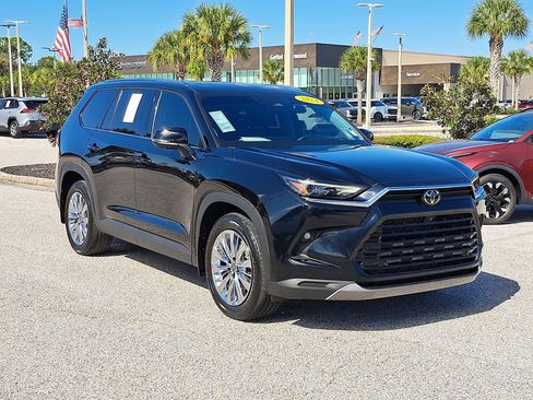 Used 2024 Toyota Grand Highlander Platinum image 2