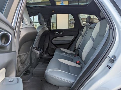 Used 2022 Volvo XC60 B5 R-Design w/ Advanced Package image 40
