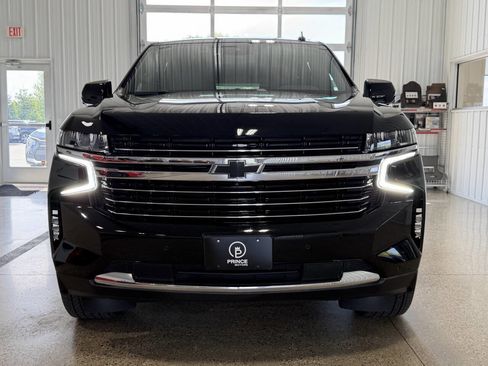 Used 2024 Chevrolet Suburban LT w/ Luxury Package AWD/4WD image 37