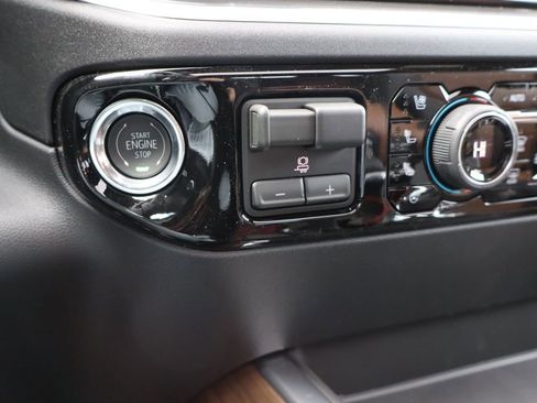 New 2026 Chevrolet Silverado 1500 High Country w/ Technology Package AWD/4WD image 14