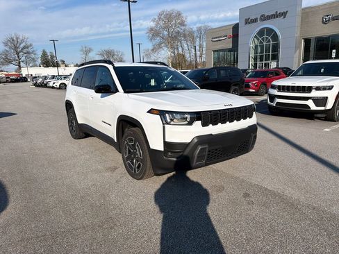 New 2026 Jeep Cherokee Laredo image 4