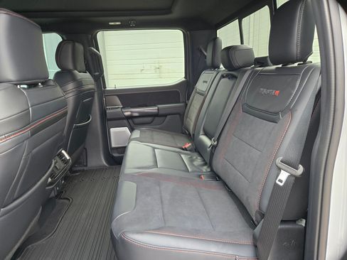 Used 2020 Mercedes-Benz GLB 250 image 13