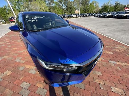 Used 2018 Honda Accord Sport image 4