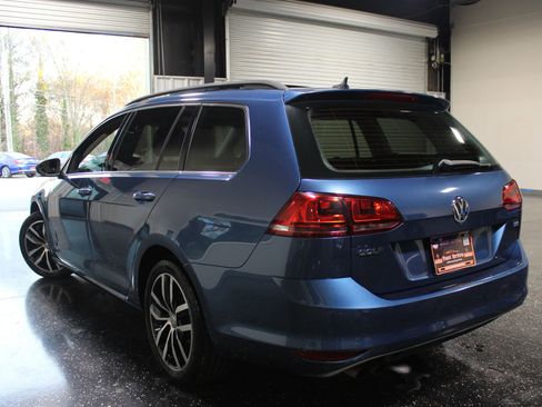 Used 2016 Volkswagen Golf Limited Edition image 5