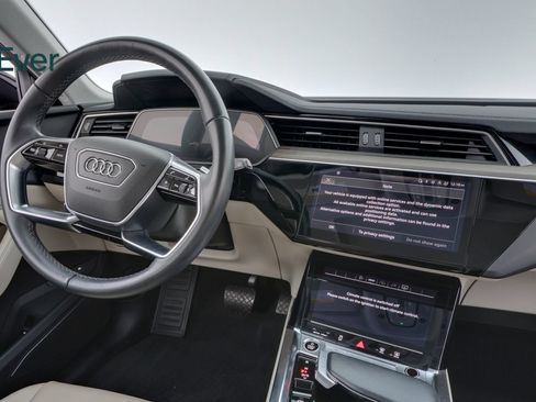 Used 2024 Audi Q8 e-tron Premium Plus w/ Premium Plus Package AWD/4WD image 25