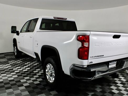 Used 2023 Chevrolet Silverado 2500 LT AWD/4WD image 6
