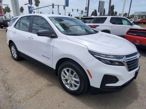 Certified 2023 Chevrolet Equinox LS FWD image 2