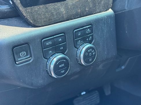 Used 2022 GMC Sierra 1500 SLT w/ X31 Off-Road Package AWD/4WD image 13