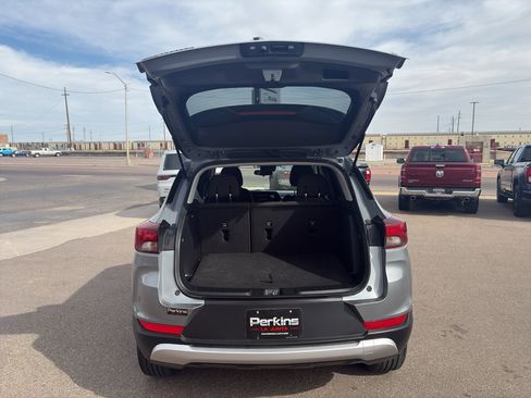 Used 2025 Chevrolet TrailBlazer LT AWD/4WD image 15