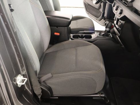 Used 2024 Jeep Gladiator Sport image 12