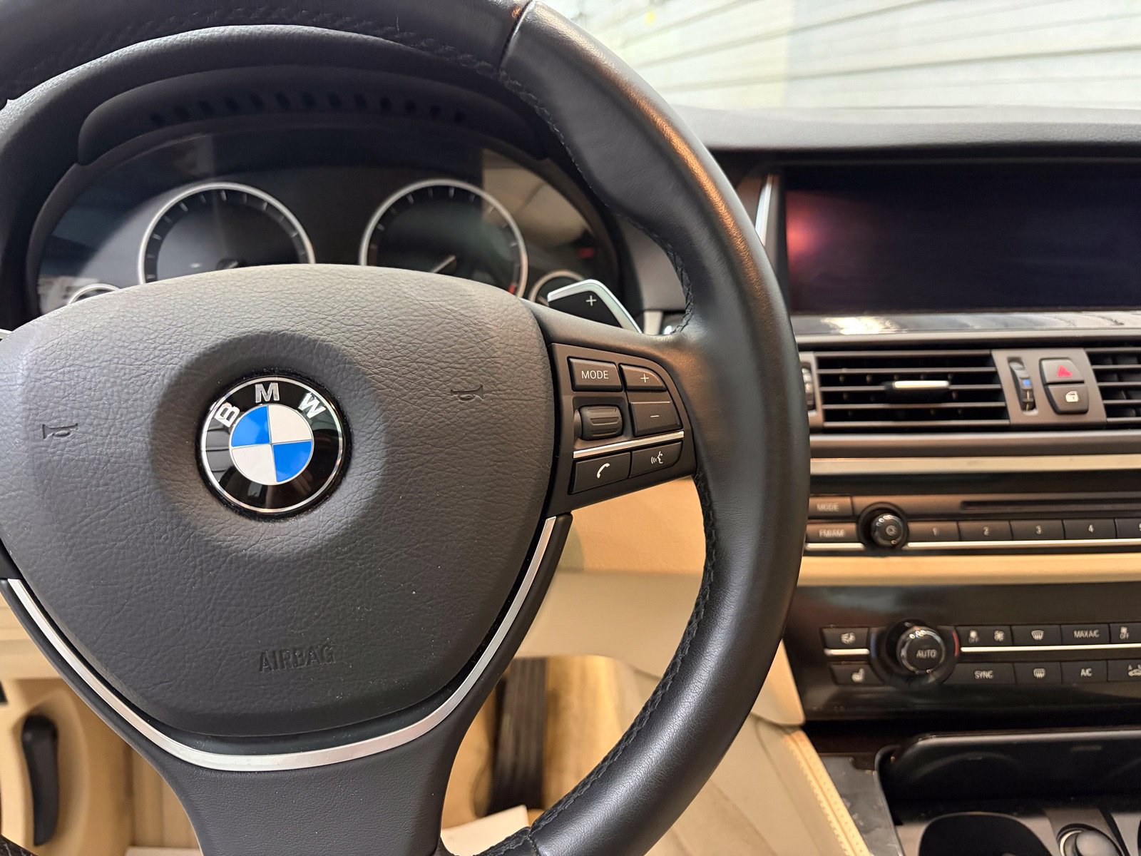 Used 2014 BMW 550i xDrive Sedan AWD/4WD image 17