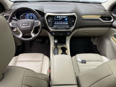 Used 2017 GMC Acadia Denali w/ Technology Package AWD/4WD image 4