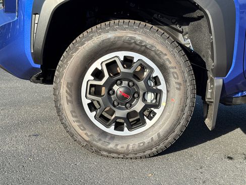 New 2025 Toyota Tacoma TRD Off-Road image 6