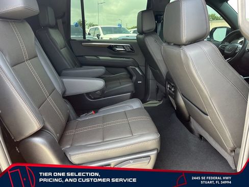 Used 2026 Chevrolet Suburban High Country RWD image 18