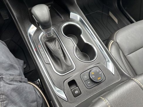 Used 2023 Chevrolet Traverse Premier w/ Redline Edition image 32