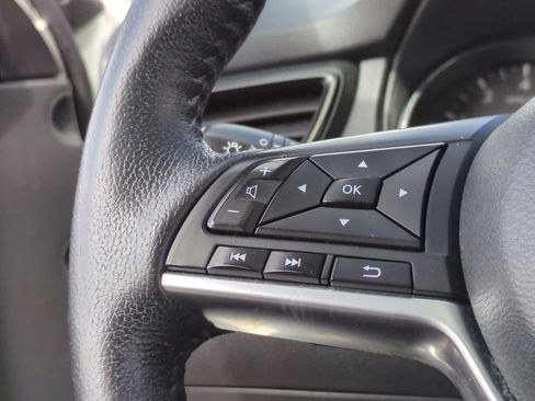 Used 2019 Nissan Rogue S AWD/4WD image 25