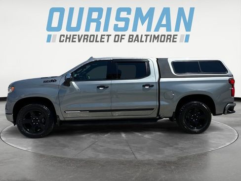 Used 2023 Chevrolet Silverado 1500 High Country w/ Technology Package AWD/4WD image 3
