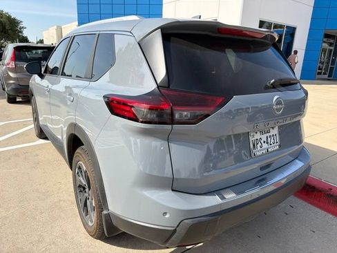 Used 2026 Nissan Rogue SV w/ SV Premium Package FWD image 7