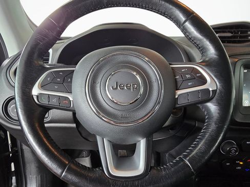 Used 2019 Jeep Renegade Latitude w/ Cold Weather Group AWD/4WD image 22