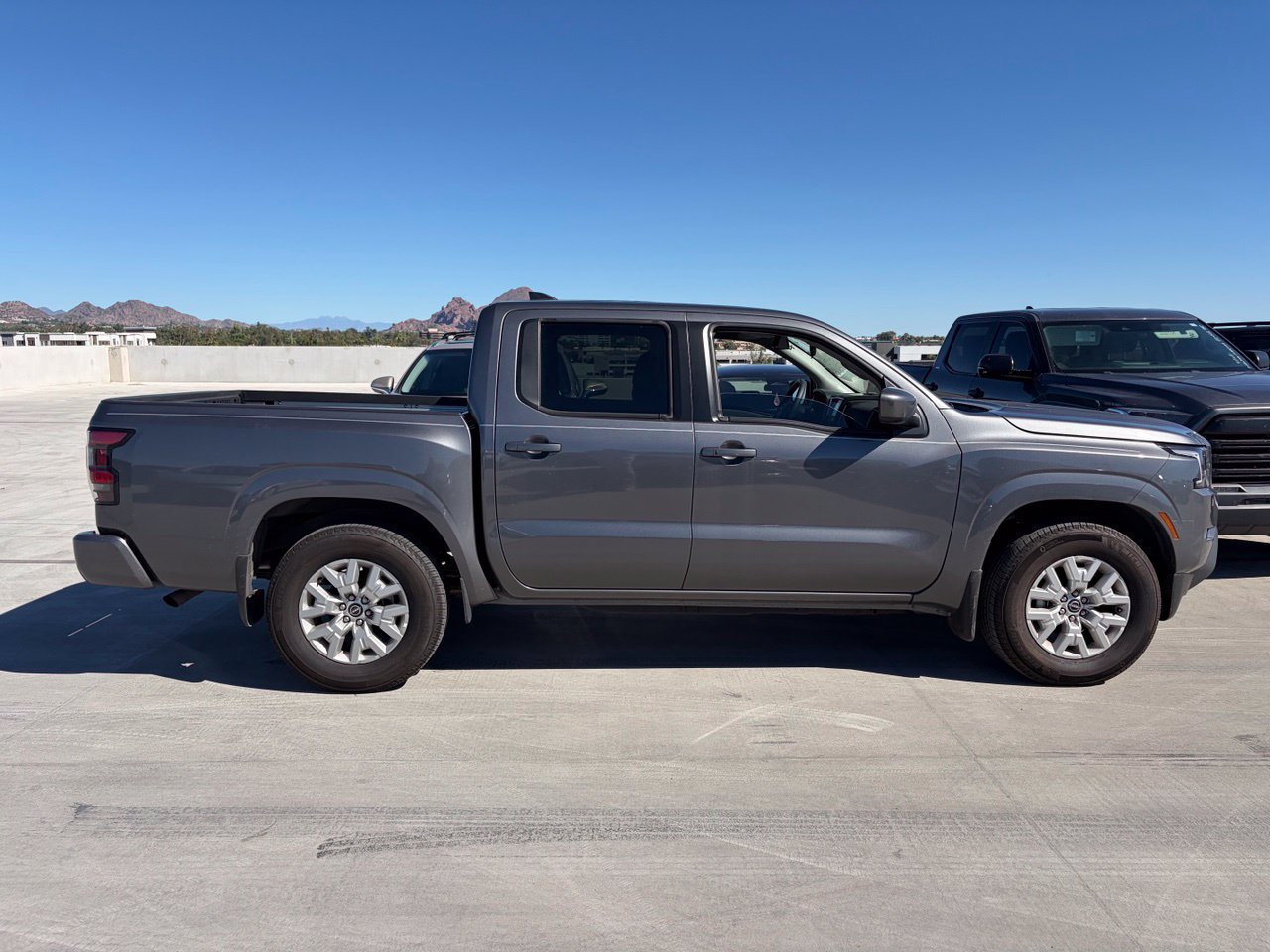 Used 2024 Nissan Frontier SV w/ SV Convenience Package RWD image 3