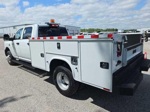 Used 2024 RAM 3500 Tradesman w/ Safety Group AWD/4WD image 4
