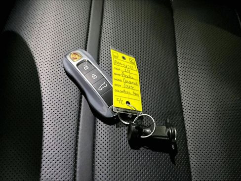 Used 2024 Porsche Cayenne image 13